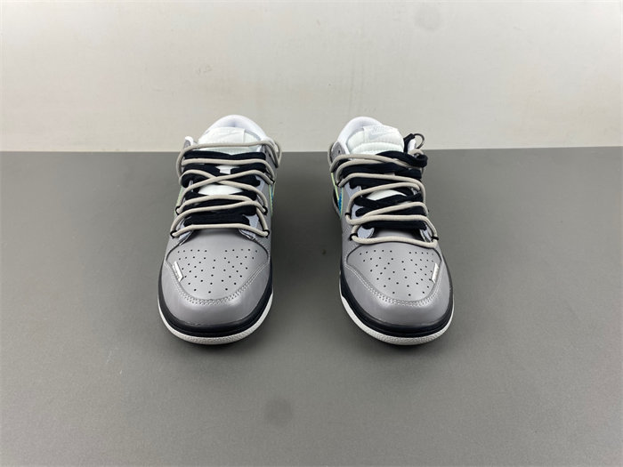 Nike Dunk LOW DV0831-101 ....