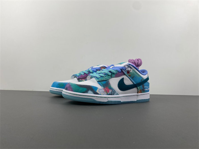 Futura Laboratories x Nike SB Dunk Low FL HF6061-400