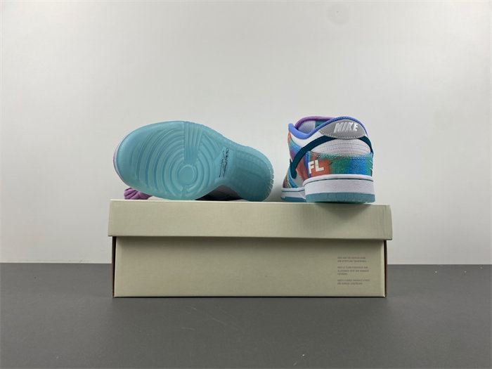 Futura Laboratories x Nike SB Dunk Low FL HF6061-400