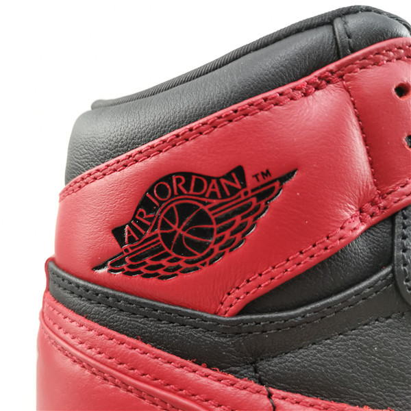 AIR JORDAN 1 RETRO HIGH BAN “BANNED” 2011 432001-001