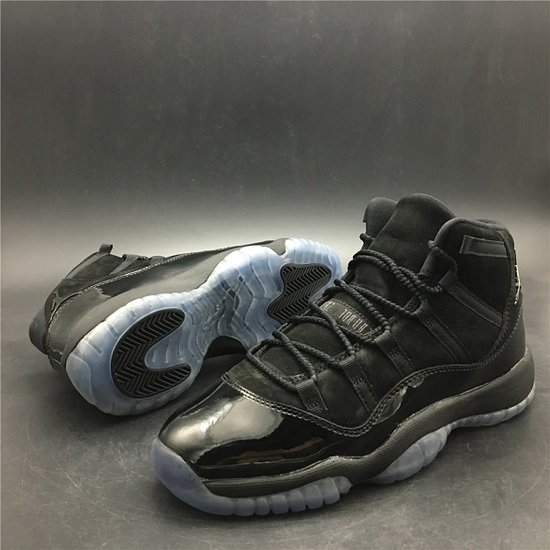 AIR JORDAN 11 RETRO