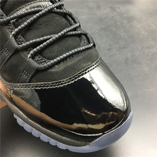 AIR JORDAN 11 RETRO