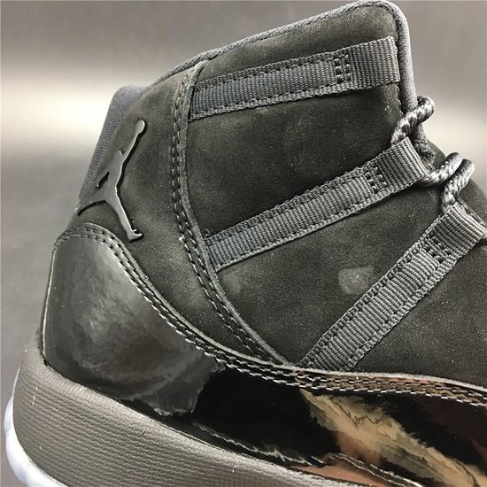 AIR JORDAN 11 RETRO