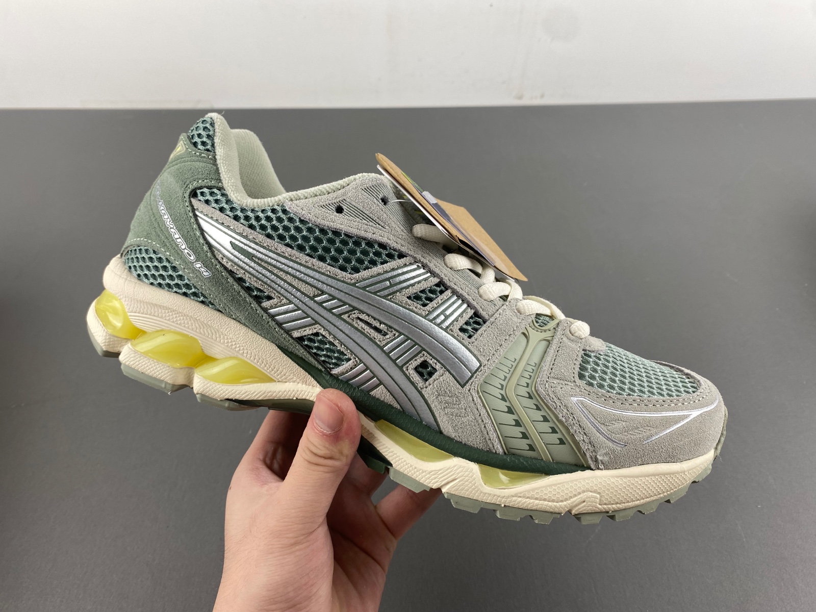 As*ic*s gel-kayano 14 1201a161-301