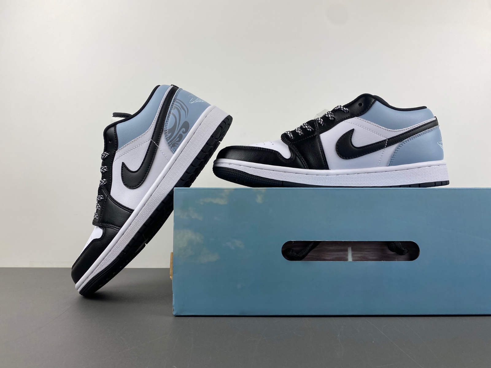 Air Jordan 1 Low 553558-132T