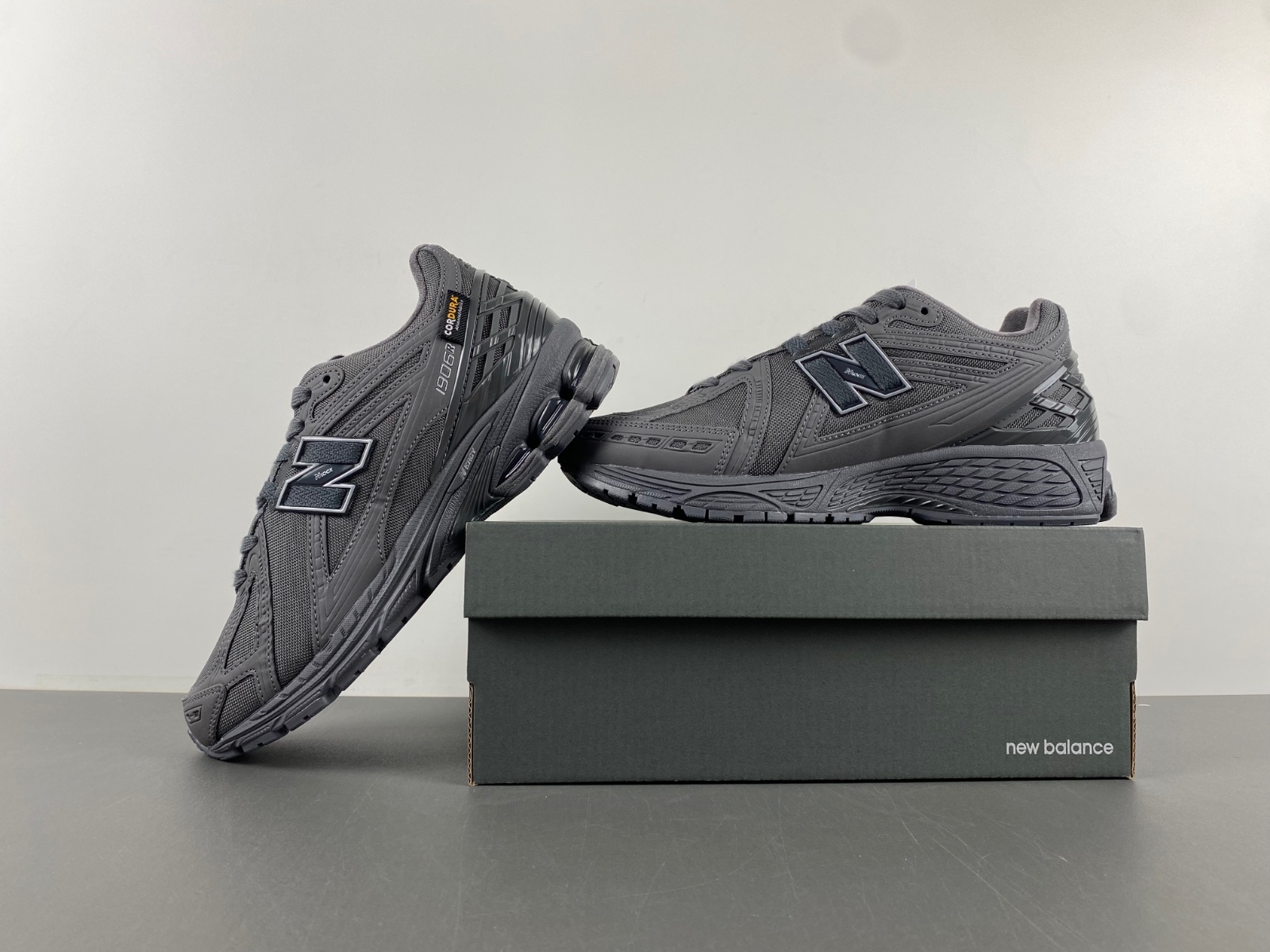 New Balance 1906R M1906RU